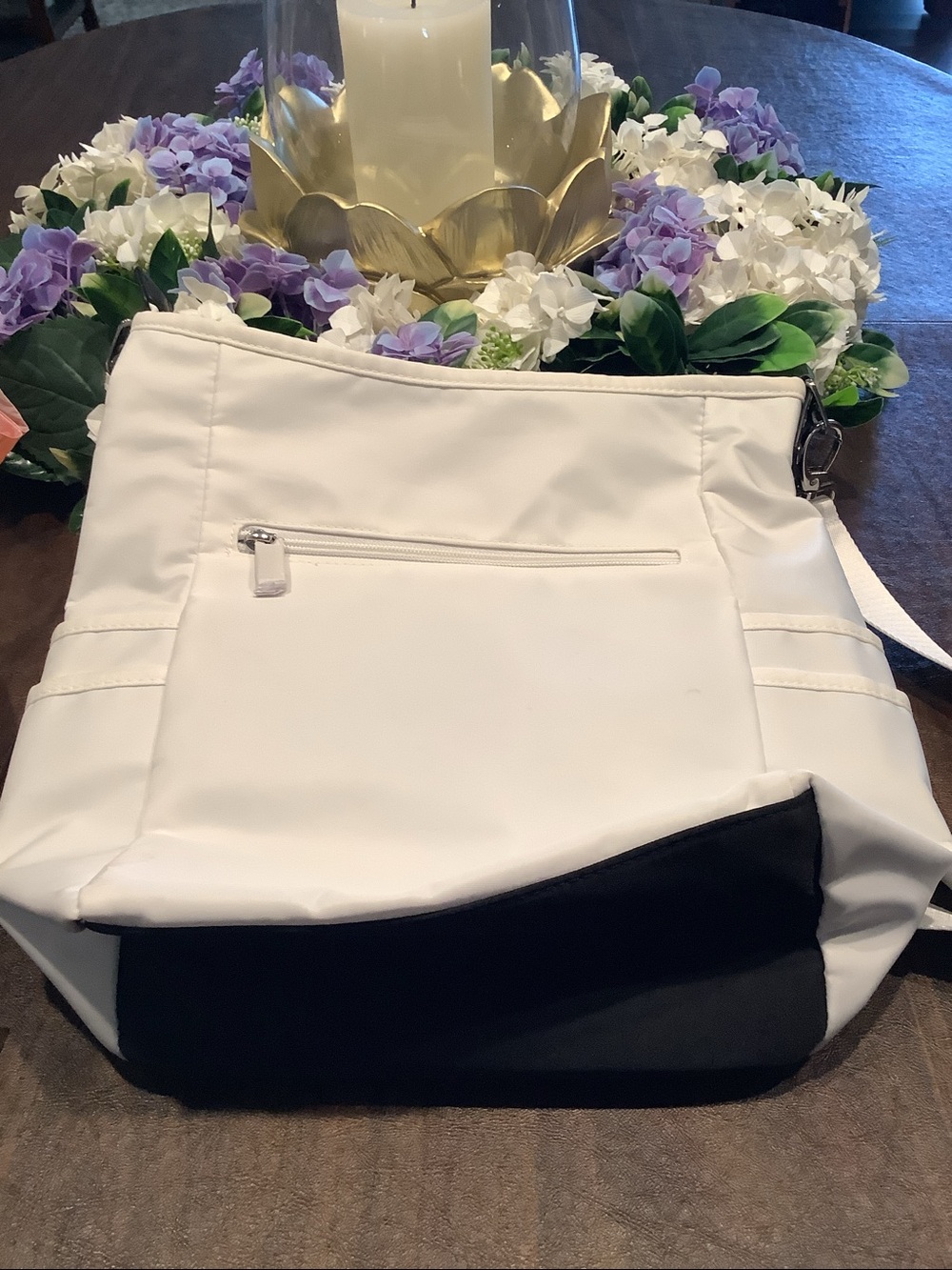IHKWIP White Quilted Crossbody Shoulder Bag - never used - Picture 2 of 3